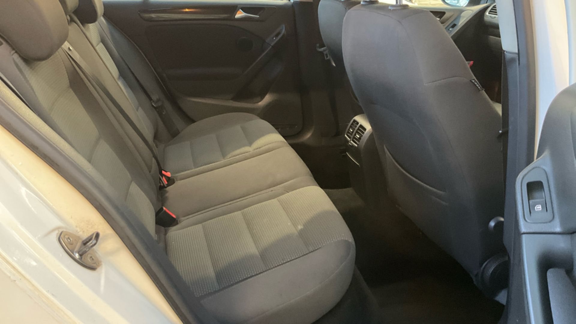 VOLKSWAGEN GOLF 1.6 TDI MATCH 2011 (11) (MOT SEPT 26) - Image 9 of 11