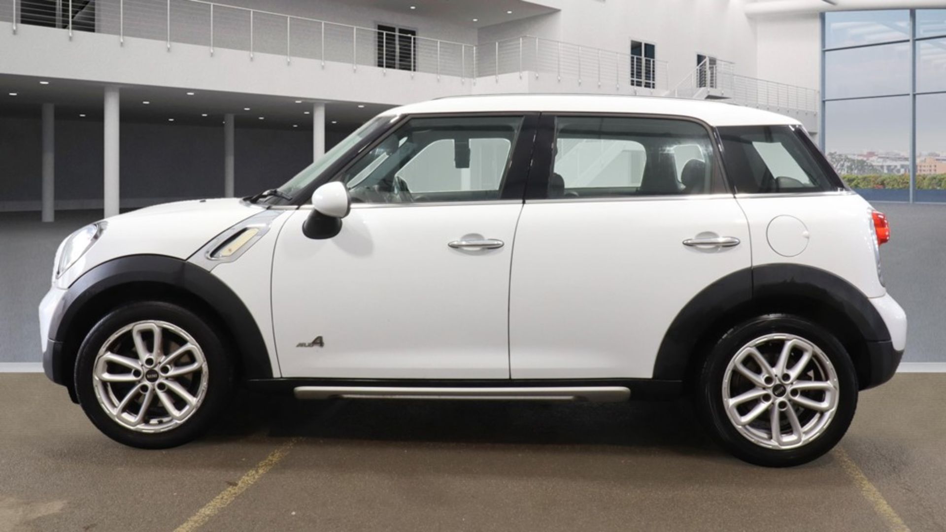 MINI COUNTRYMAN 1.6 COOPER D ALL 4 HATCHBACK 2015 (15) - Image 5 of 11