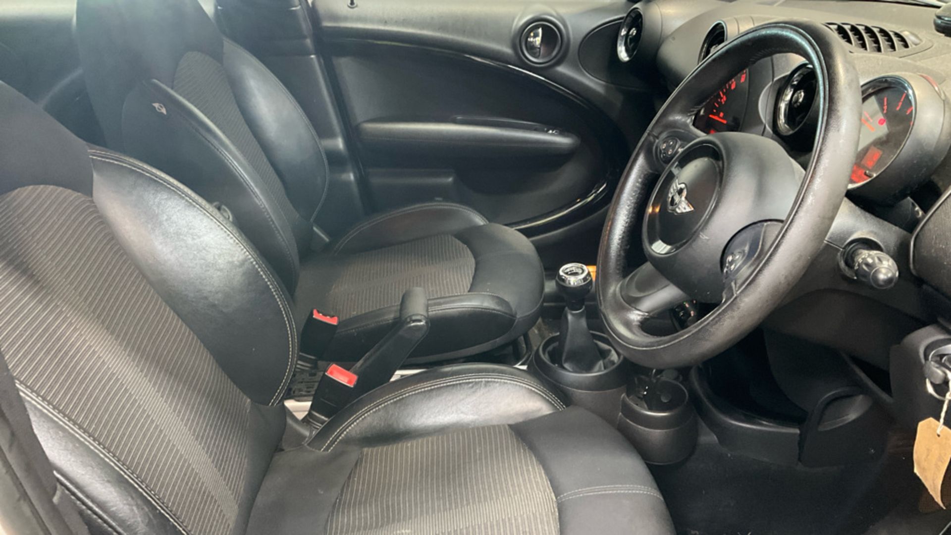 MINI COUNTRYMAN 1.6 COOPER D ALL 4 HATCHBACK 2015 (15) - Image 8 of 11