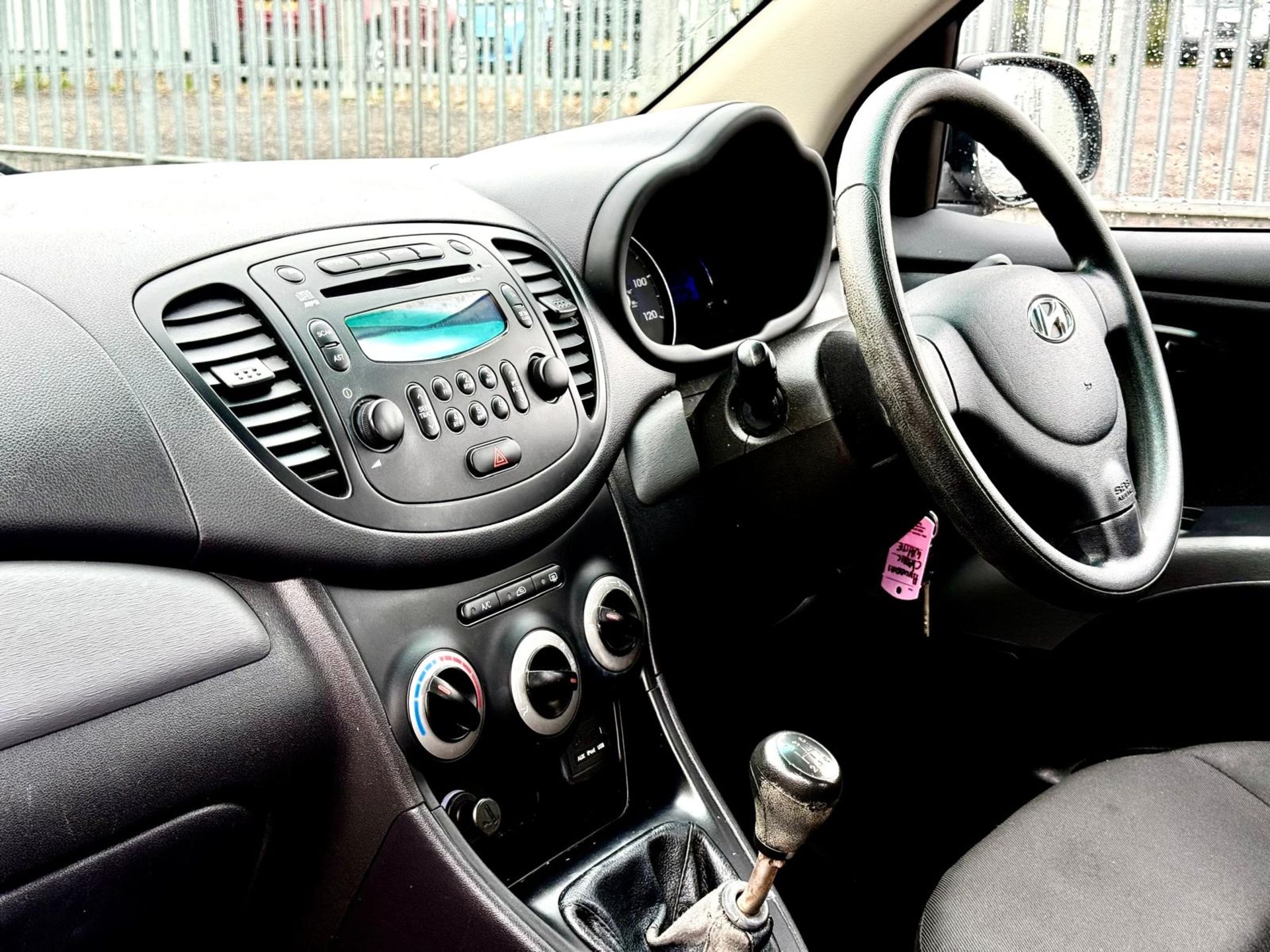 HYUNDAI I10 1.2 PETROL CLASSIC HATCHBACK 2013 (13) ULEZ COMPLIANT - Image 10 of 20