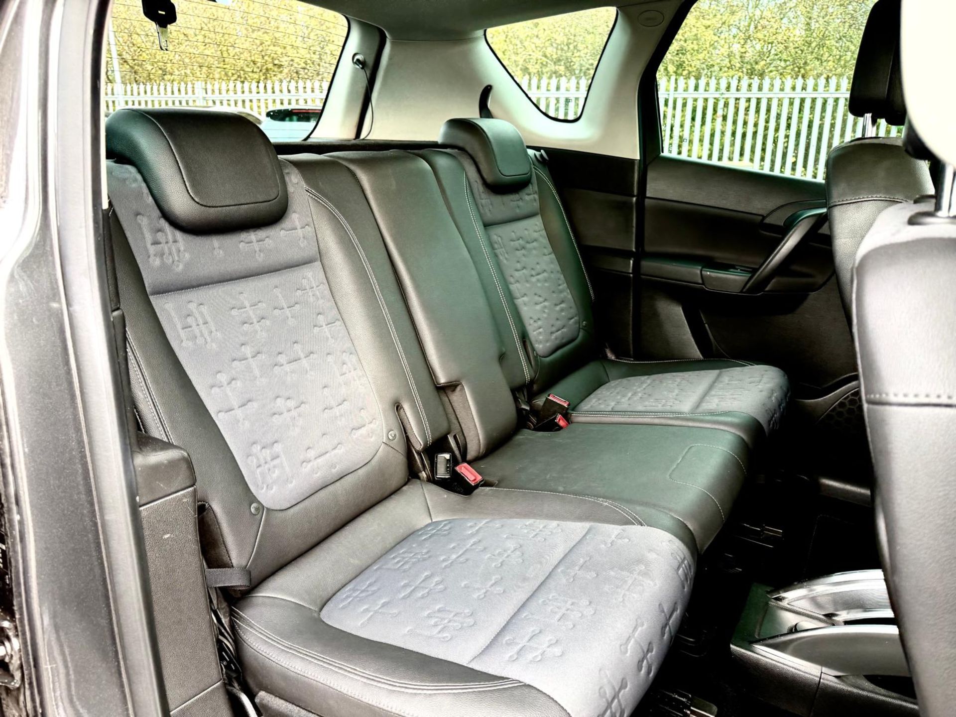 VAUXHALL VIVA (MOT OCT 2026) SE 1.4 TURBO 120 2011 (11) ULEZ COMPLIANT - Image 19 of 22