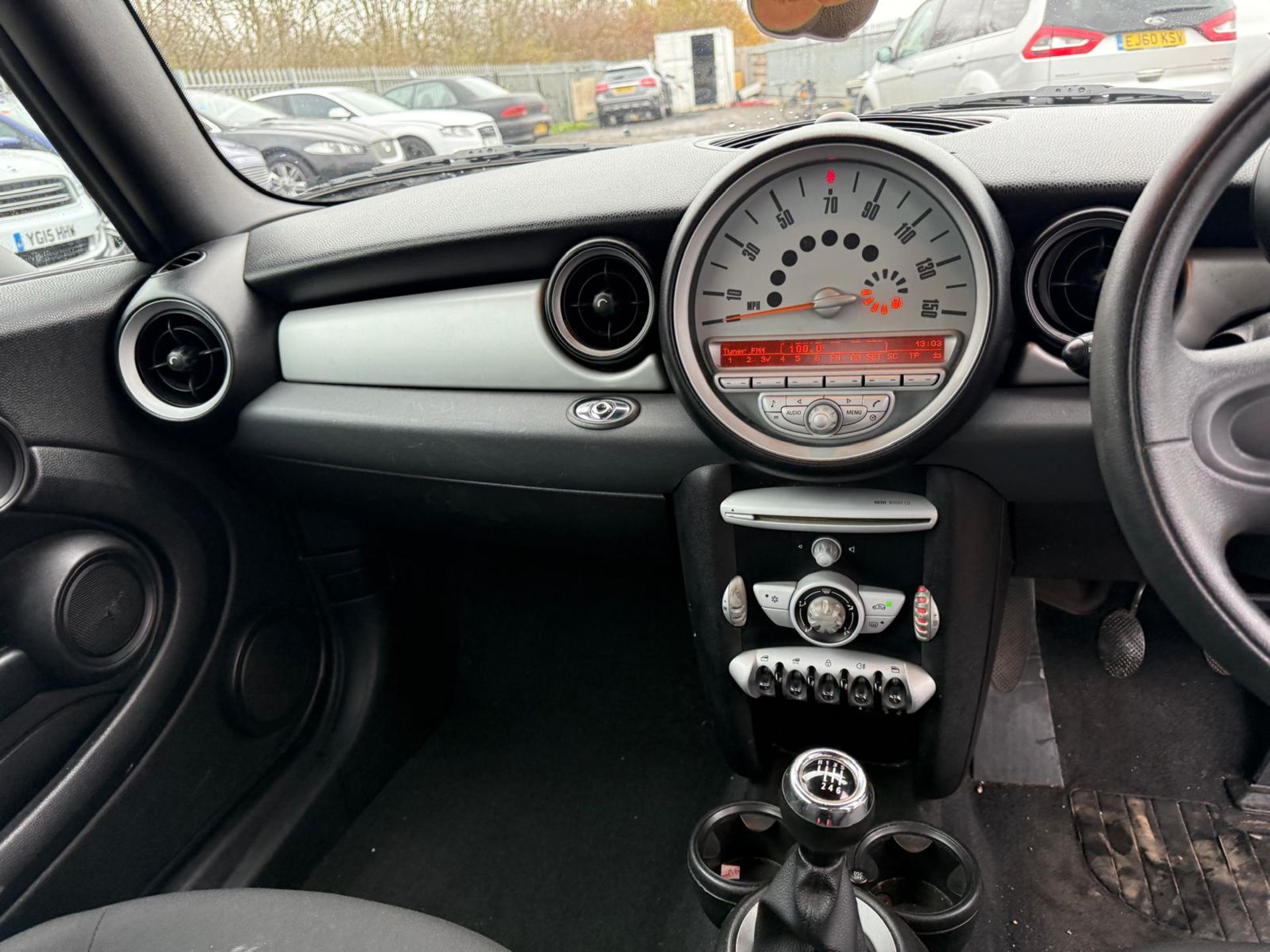 MINI ONE 1.6 CONVERTIBLE (MOT DEC 2026) 2010 (10) ULEZ COMPLIANT - Image 14 of 15