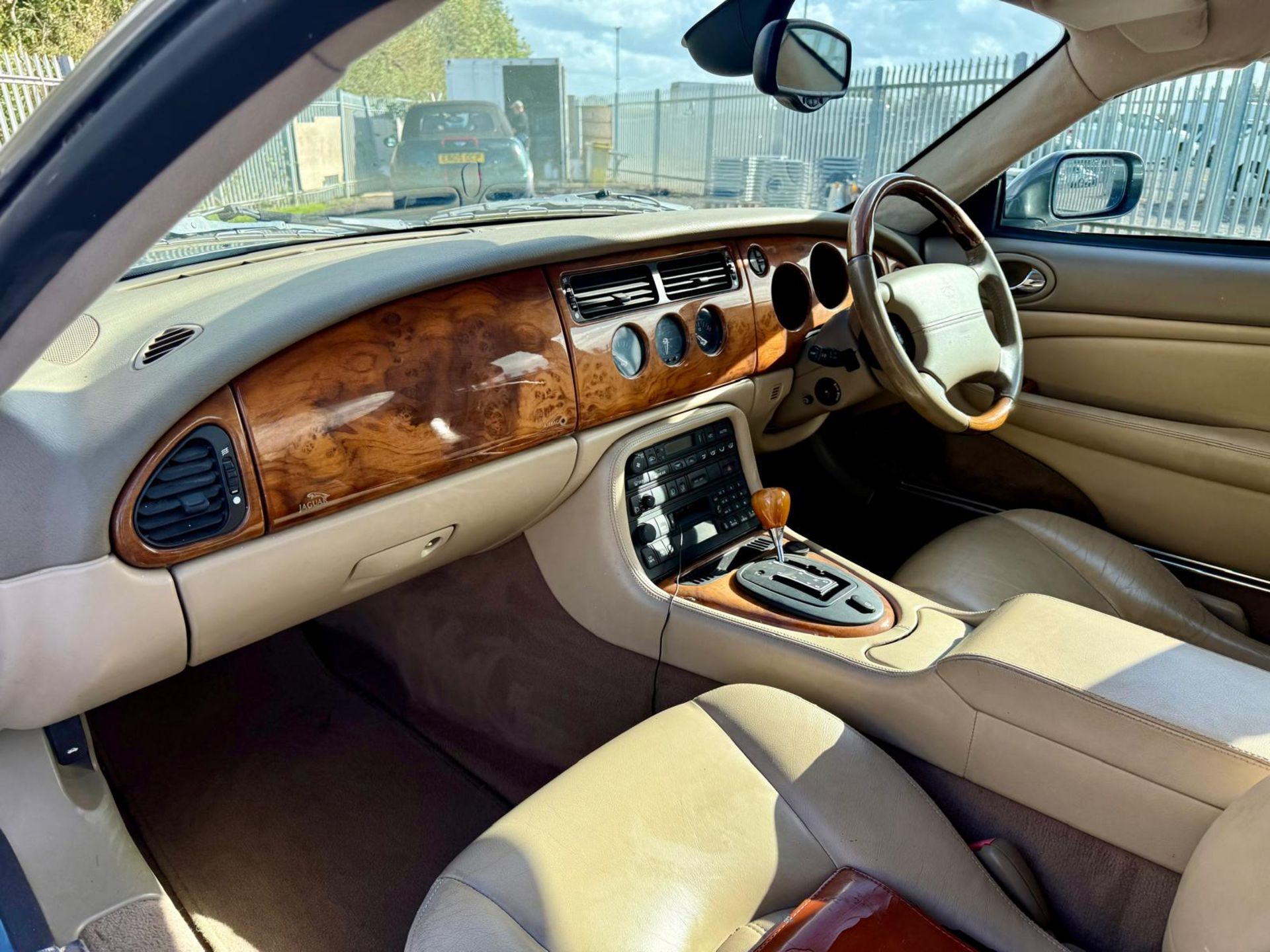 ** ON SALE ** JAGUAR XK8 4.2 COUPE 2003 (03) ULEZ COMPLIANT - Image 9 of 17