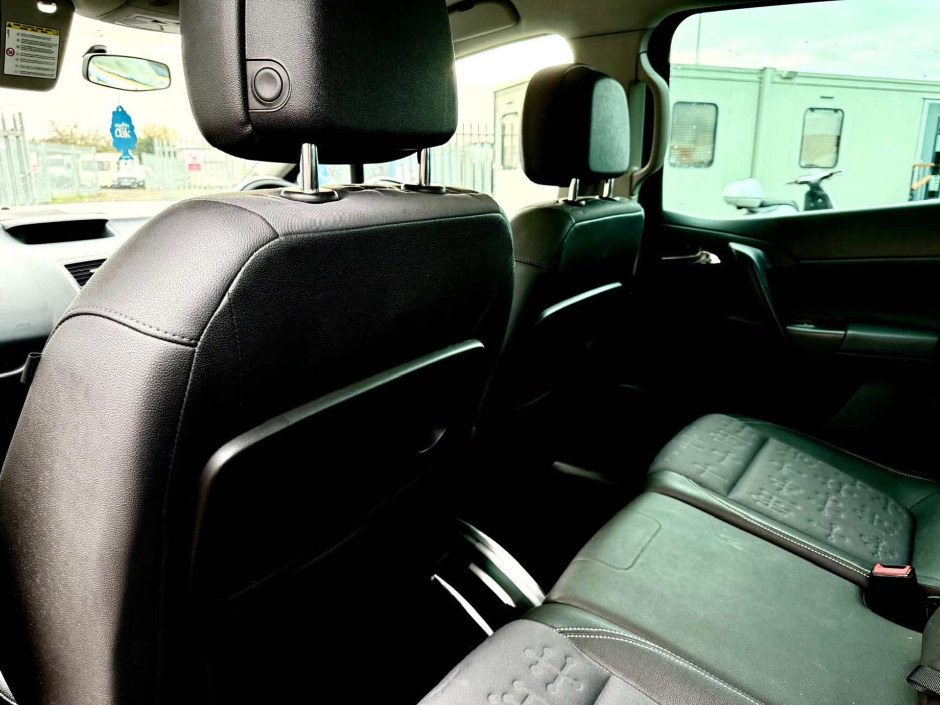 VAUXHALL VIVA (MOT OCT 2026) SE 1.4 TURBO 120 2011 (11) ULEZ COMPLIANT - Image 17 of 22