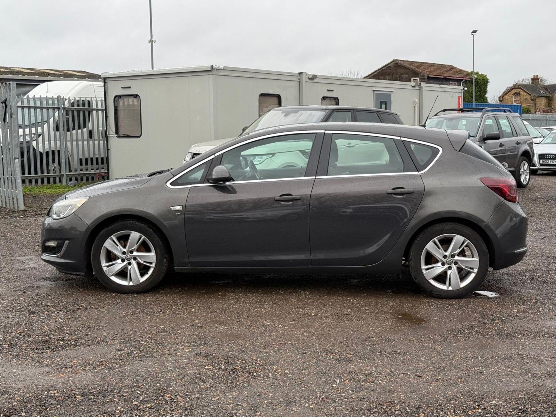 ** ON SALE ** VAUXHALL ASTRA 1.6 16V 115 SRI HATCHBACK 2013 (13) ULEZ COMPLIANT - Image 5 of 19