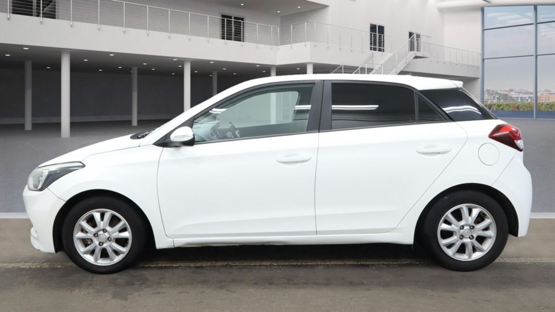 ** ON SALE ** HYUNDAI I20 (MOT NOV 2026) 1.4 CRDI SE HATCHBACK 2016 (16) ULEZ COMPLIANT - Image 5 of 11