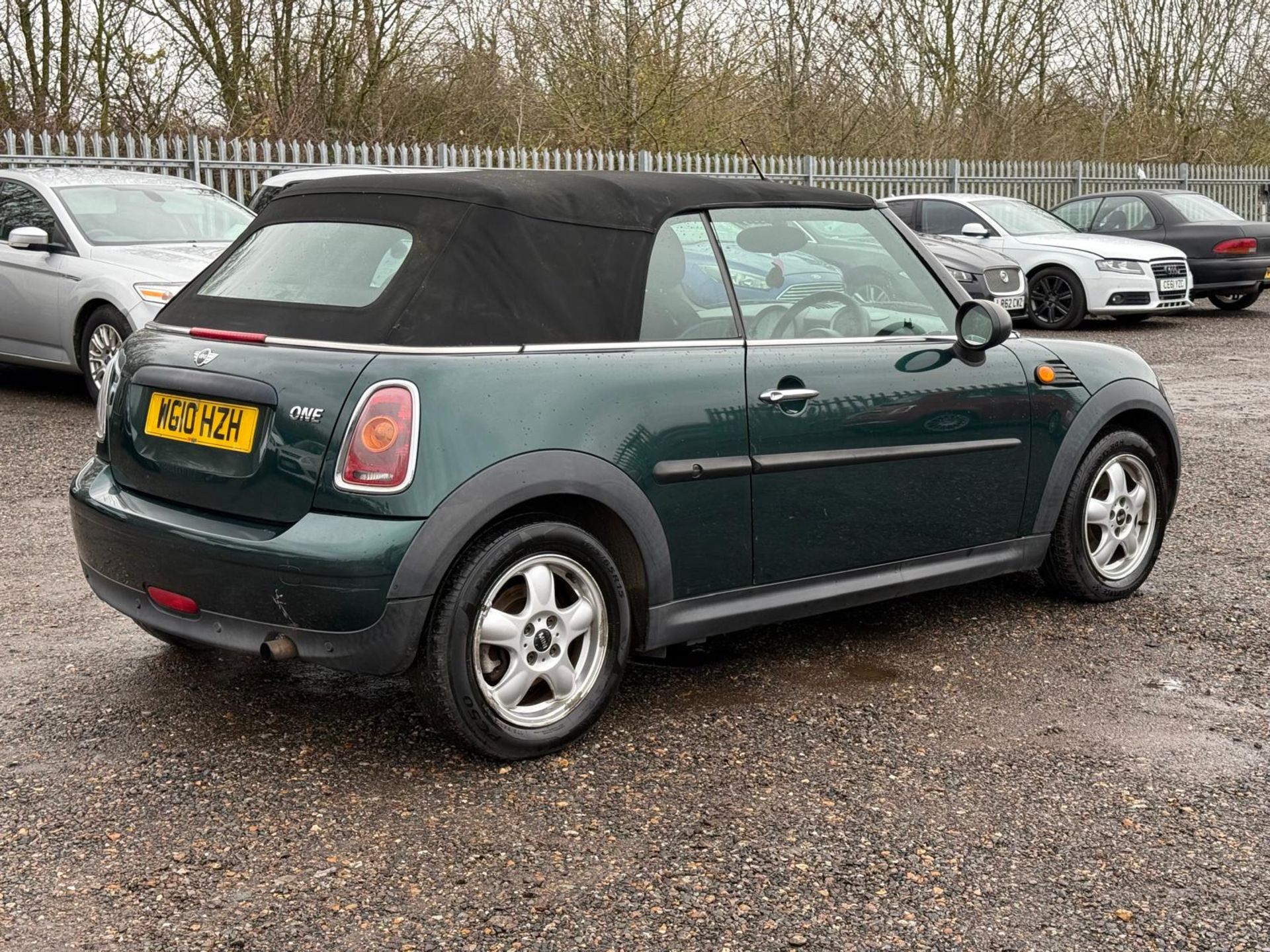 MINI ONE 1.6 CONVERTIBLE (MOT DEC 2026) 2010 (10) ULEZ COMPLIANT - Image 3 of 15