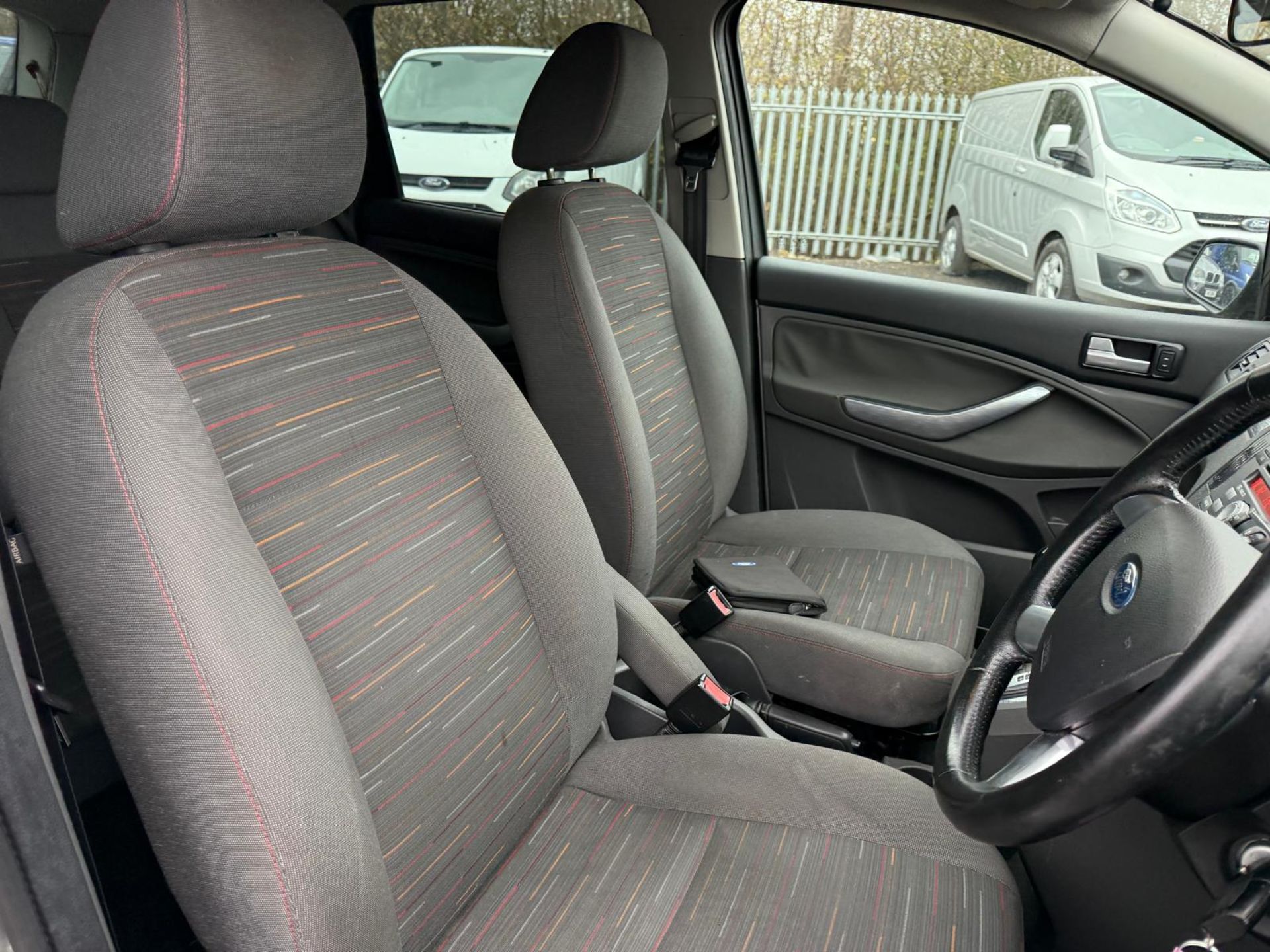 ** ON SALE ** FORD C-MAX 2.0 ZETEC MPV AUTO 2009 (09) ULEZ COMPLIANT - Image 13 of 17