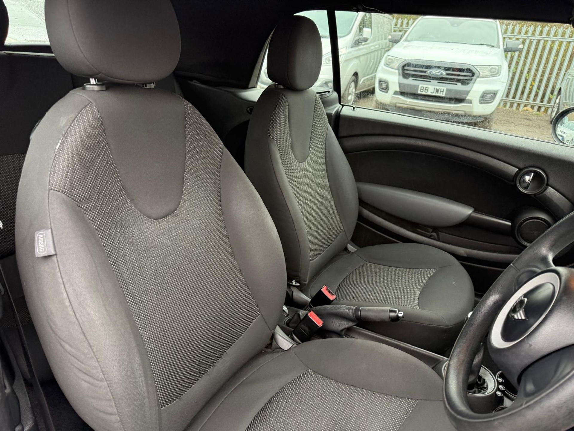 MINI ONE 1.6 CONVERTIBLE (MOT DEC 2026) 2010 (10) ULEZ COMPLIANT - Image 12 of 15