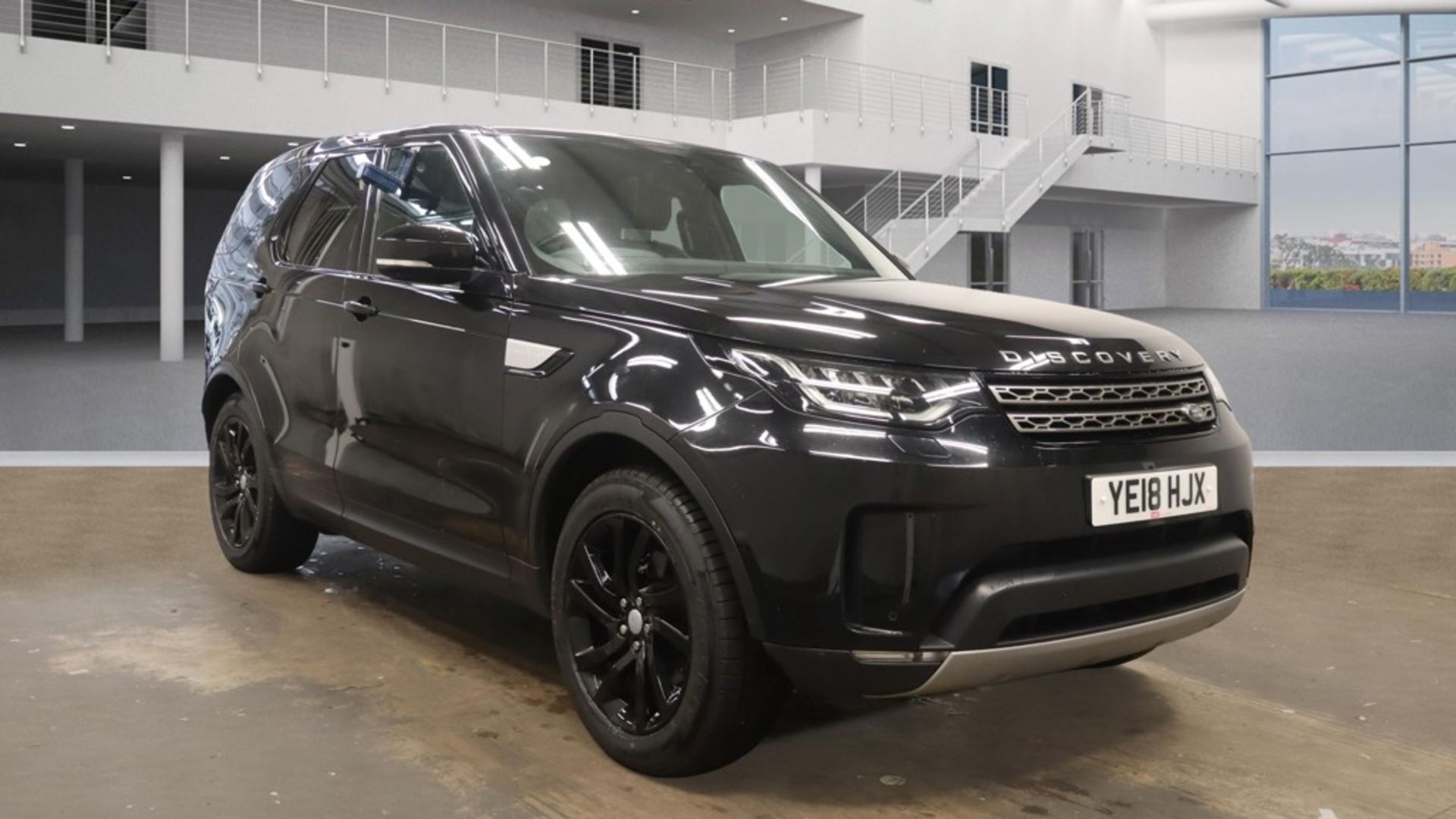 LAND ROVER DISCOVERY 5 HSE (MOT OCTOBER 2026)7 SEATS 2018 (18)