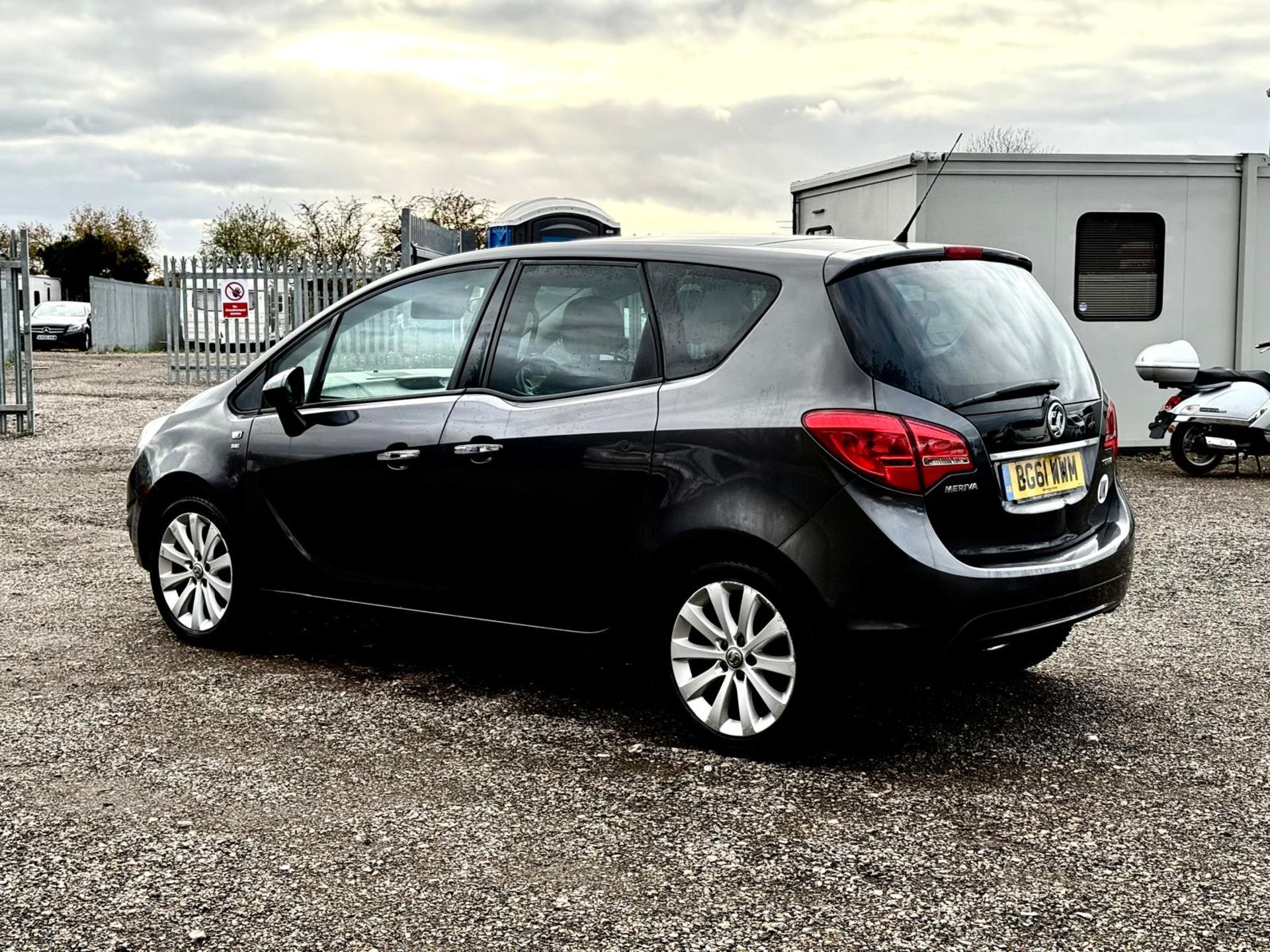 VAUXHALL VIVA (MOT OCT 2026) SE 1.4 TURBO 120 2011 (11) ULEZ COMPLIANT - Image 4 of 22