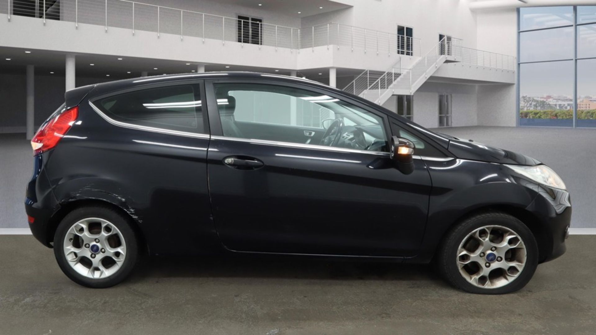 ** ON SALE ** FORD FIESTA 1.2 82 ZETEC HATCHBACK 2012 (62) ULEZ COMPLIANT - Image 2 of 11