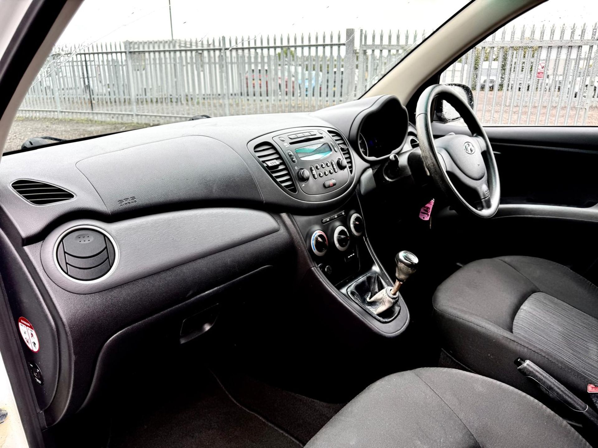 HYUNDAI I10 1.2 PETROL CLASSIC HATCHBACK 2013 (13) ULEZ COMPLIANT - Image 9 of 20