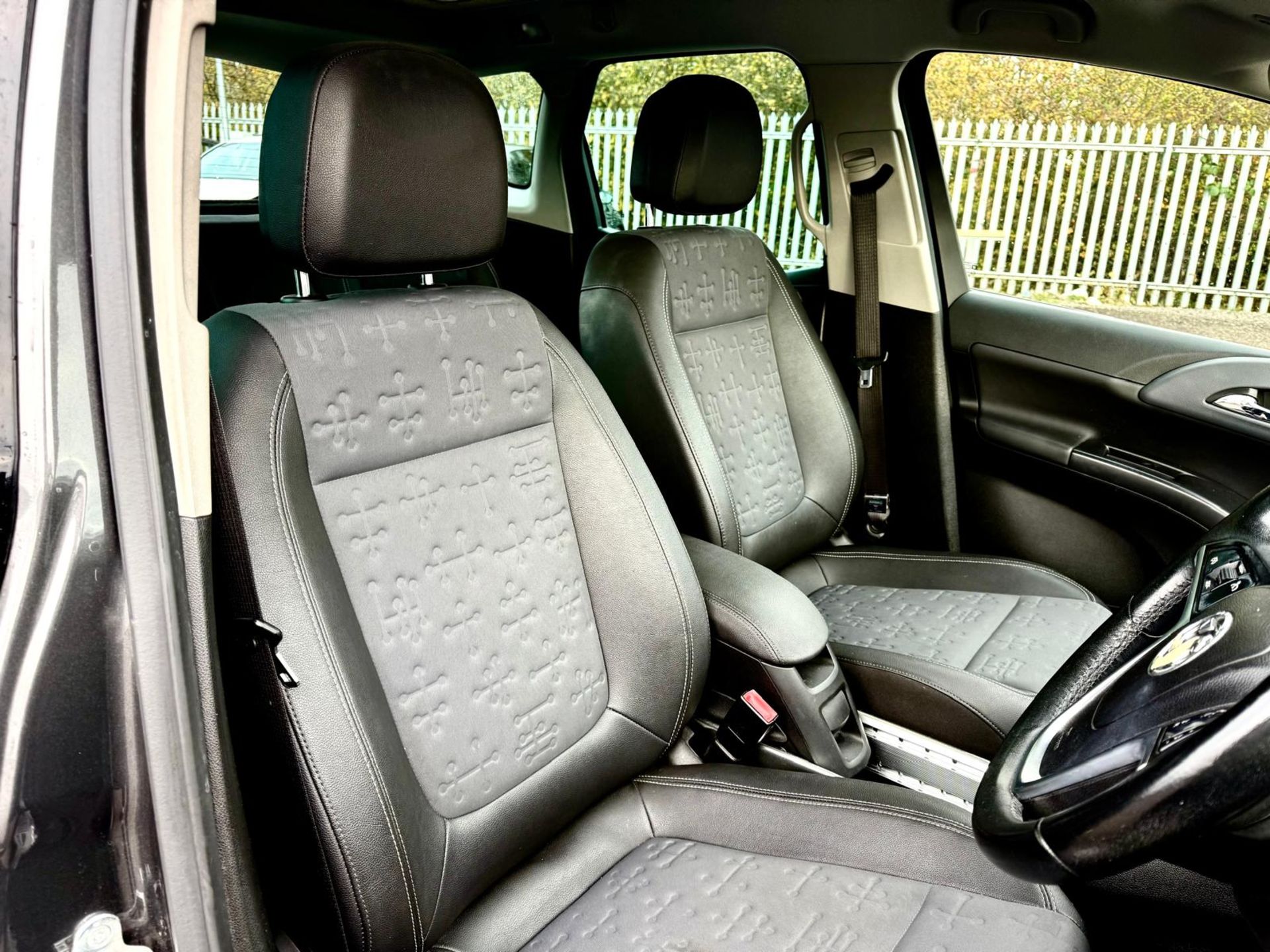 VAUXHALL VIVA (MOT OCT 2026) SE 1.4 TURBO 120 2011 (11) ULEZ COMPLIANT - Image 15 of 22