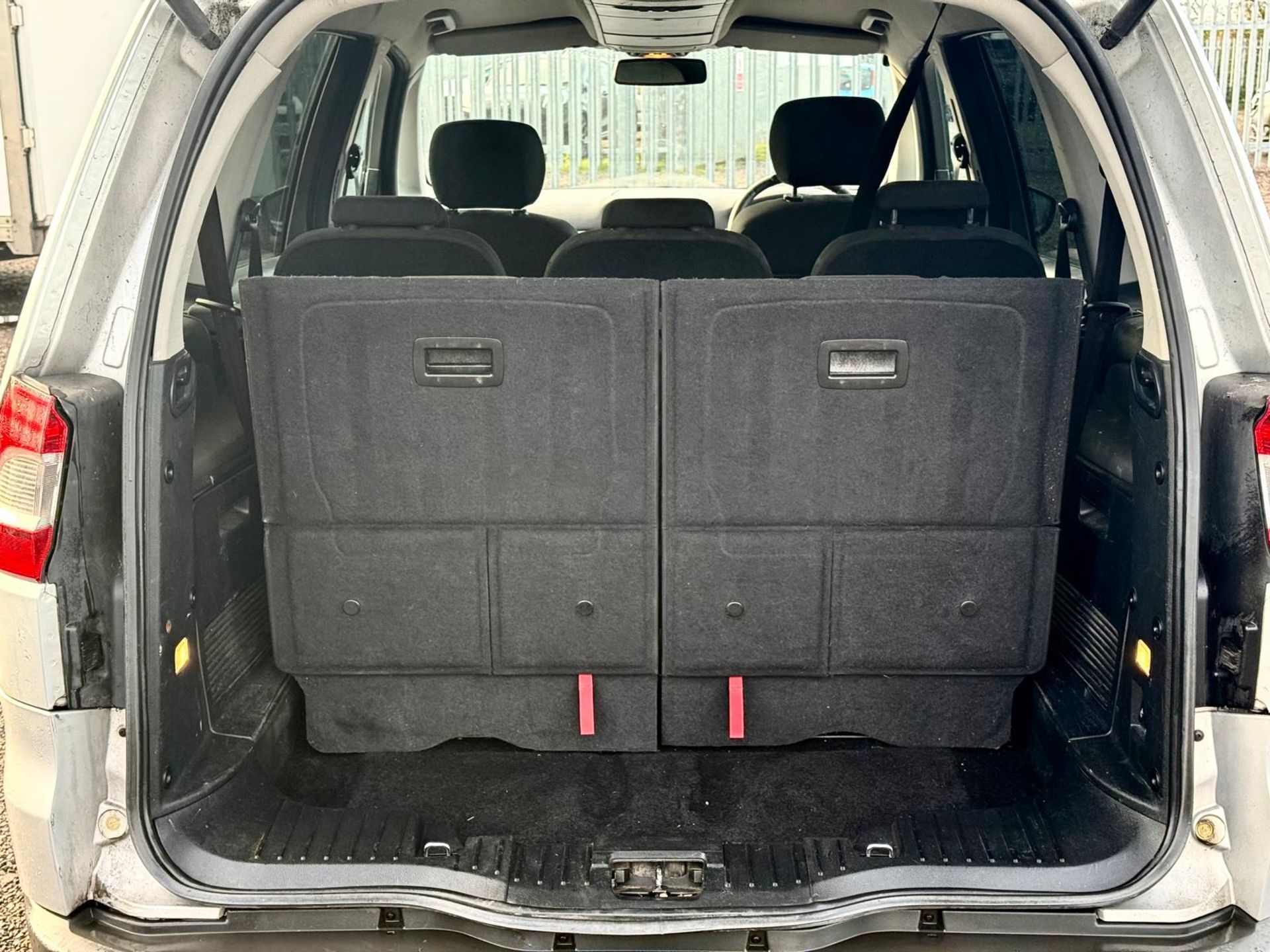 FORD GALAXY 2.0 TDCI 140 TITANIUM AUTO 7 SEATS 2011 (11) - Image 18 of 20