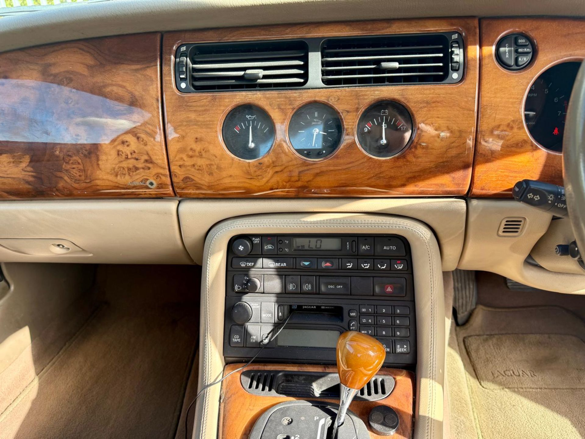 ** ON SALE ** JAGUAR XK8 4.2 COUPE 2003 (03) ULEZ COMPLIANT - Image 13 of 17