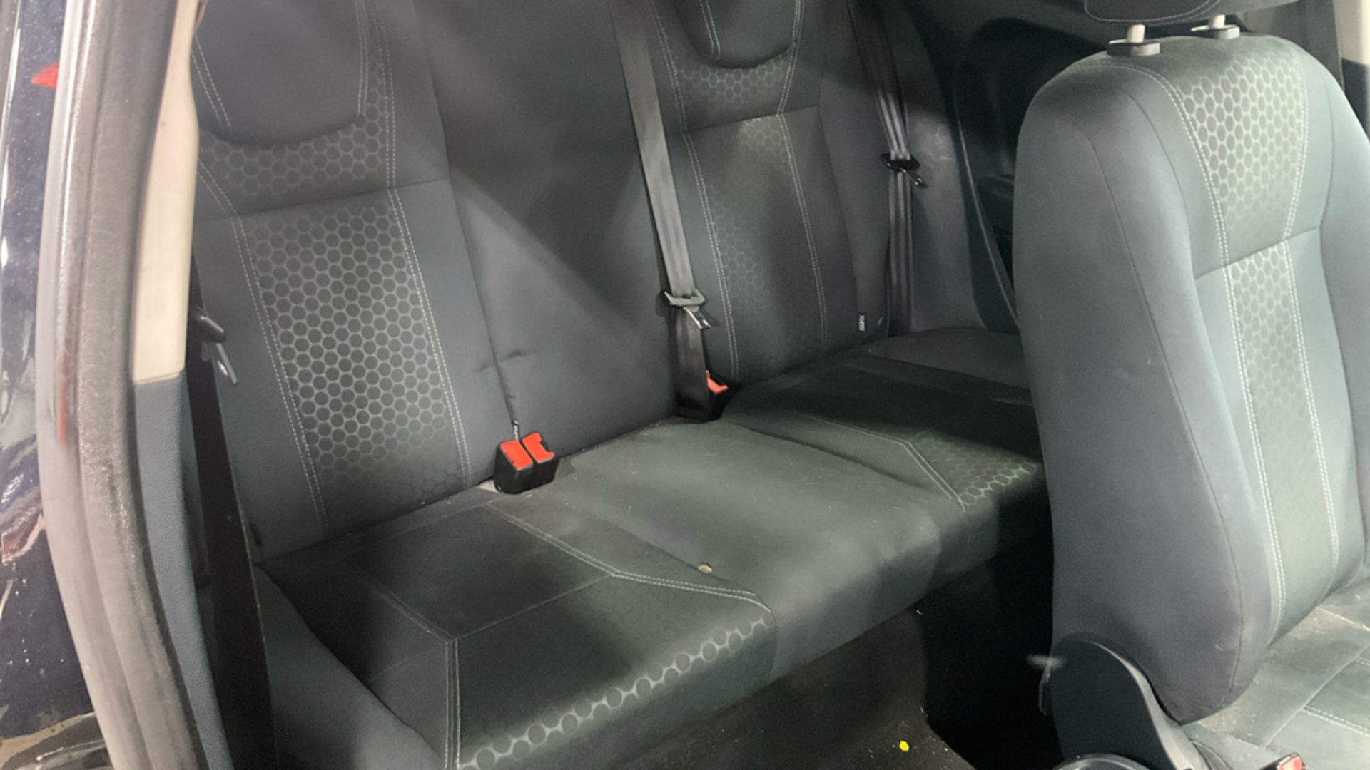 ** ON SALE ** FORD FIESTA 1.2 82 ZETEC HATCHBACK 2012 (62) ULEZ COMPLIANT - Image 9 of 11