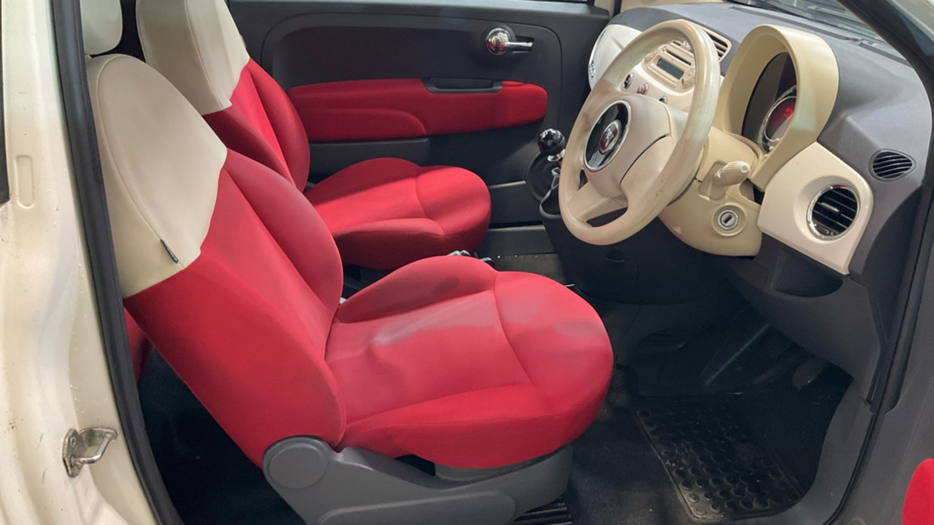 FIAT 500 1.2 POP HATCHBACK 2011 (11) ULEZ COMPLIANT - Image 8 of 11