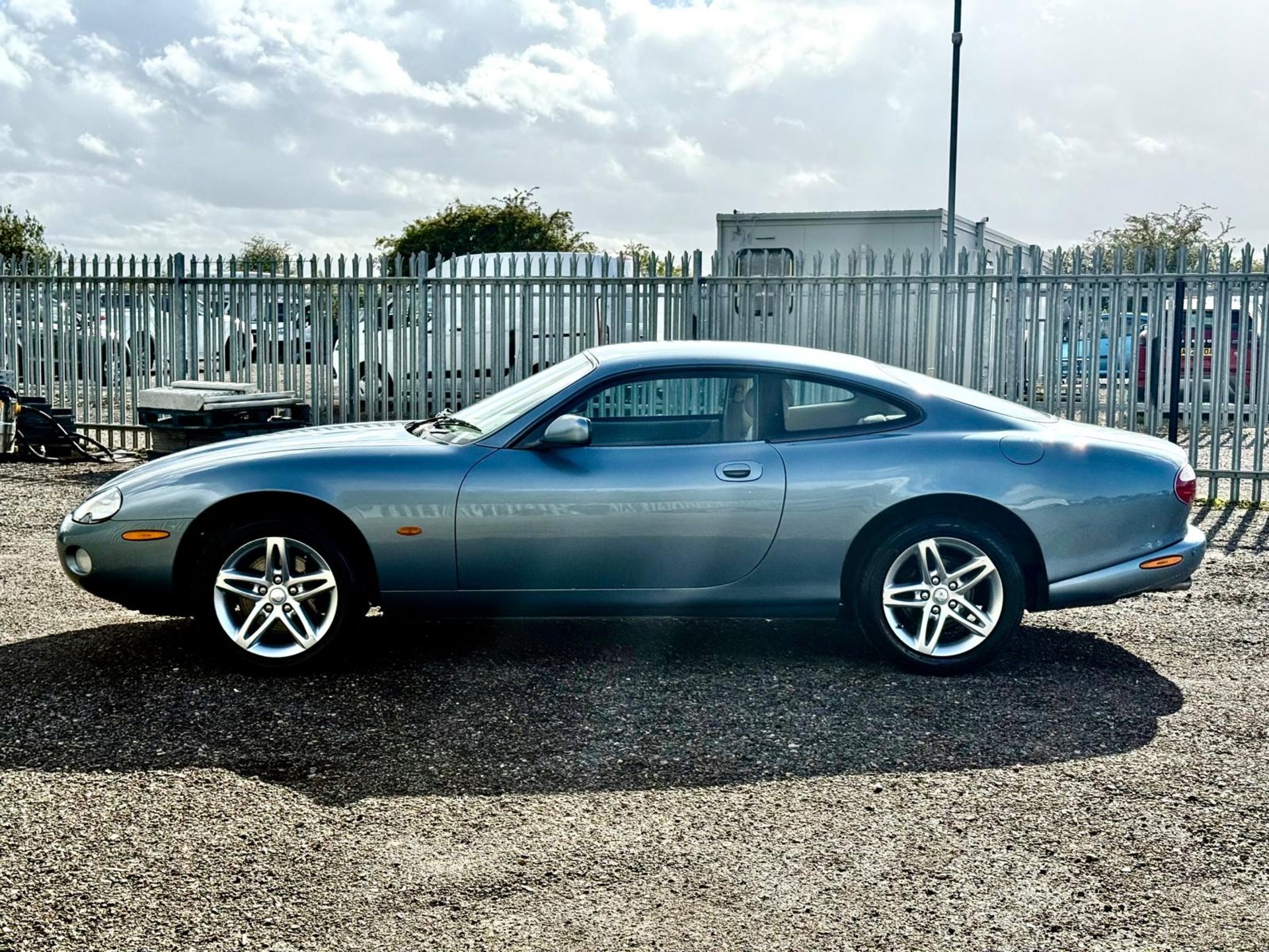 ** ON SALE ** JAGUAR XK8 4.2 COUPE 2003 (03) ULEZ COMPLIANT - Image 5 of 17