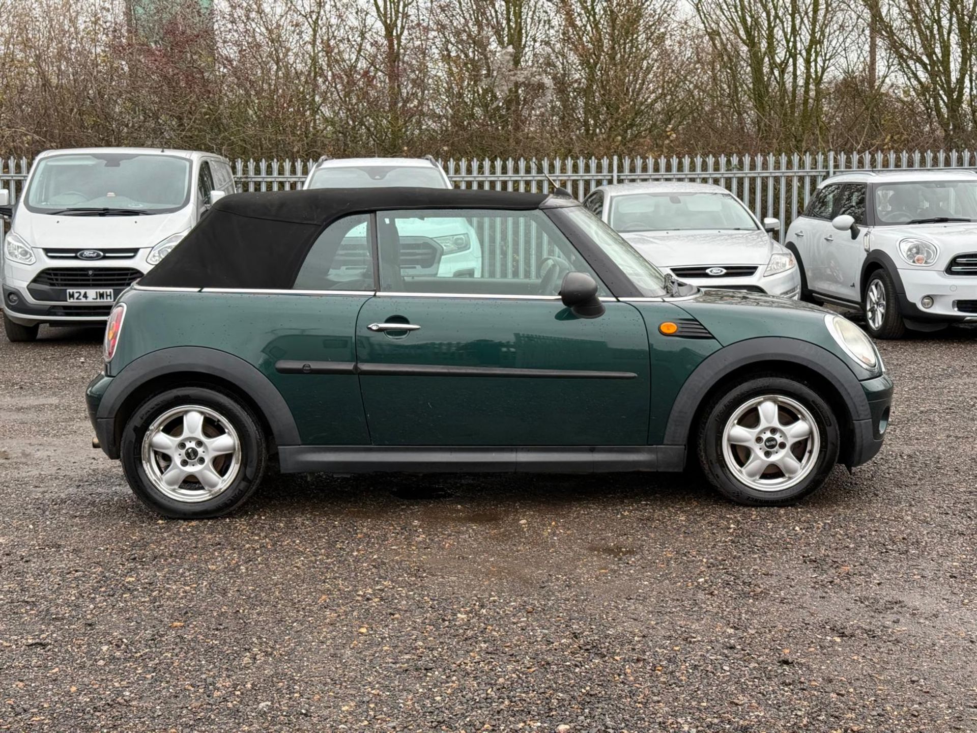 MINI ONE 1.6 CONVERTIBLE (MOT DEC 2026) 2010 (10) ULEZ COMPLIANT - Image 2 of 15