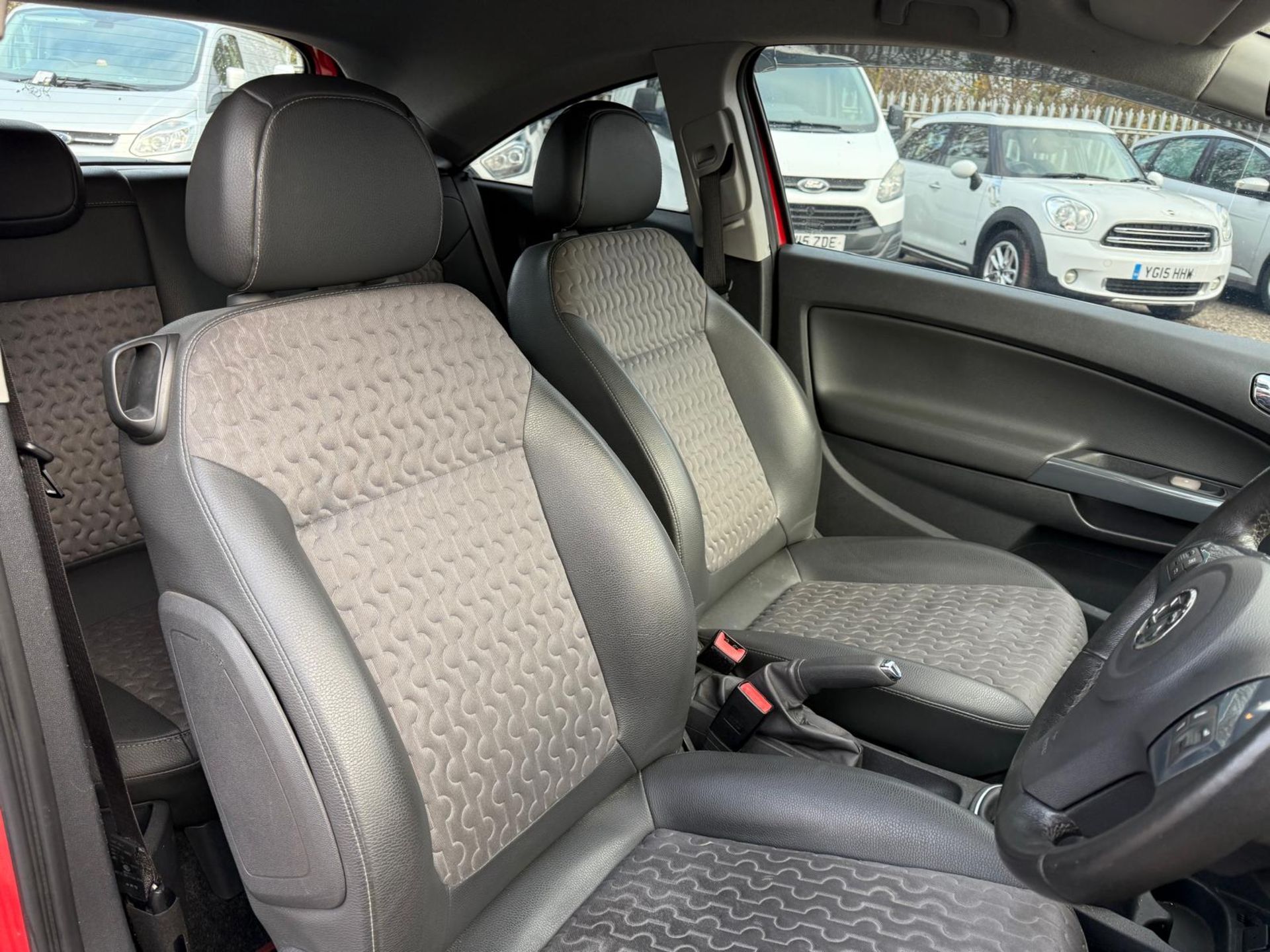 ** ON SALE ** VAUXHALL CORSA 1.4 16V SE HATCHBACK 2012 (61) ULEZ COMPLAINT (LOW MILES) - Image 13 of 16