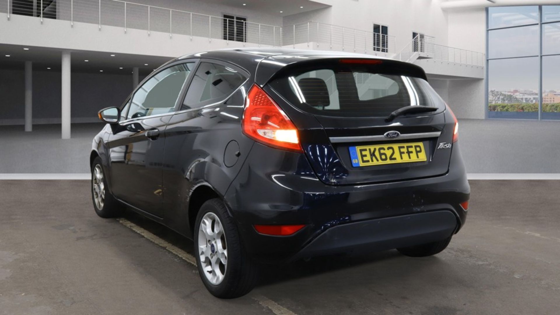 ** ON SALE ** FORD FIESTA 1.2 82 ZETEC HATCHBACK 2012 (62) ULEZ COMPLIANT - Image 4 of 11
