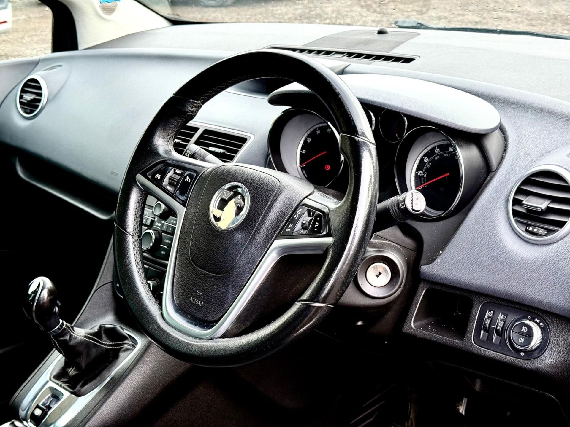 VAUXHALL VIVA (MOT OCT 2026) SE 1.4 TURBO 120 2011 (11) ULEZ COMPLIANT - Image 11 of 22