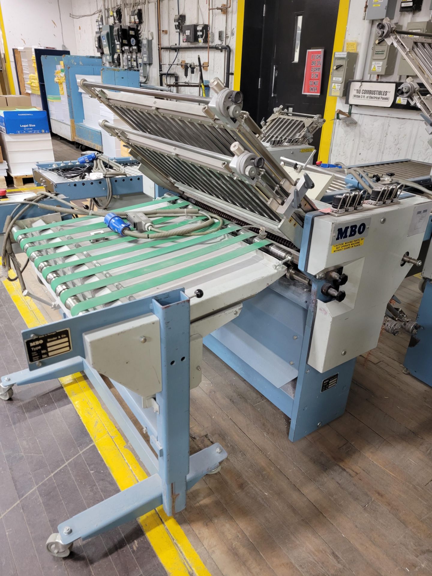 Mbo Panel MBO Paper Folding Machine with Control Panel and Delivery Section