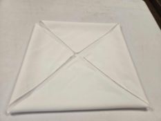 (135) White Cloth Napkins