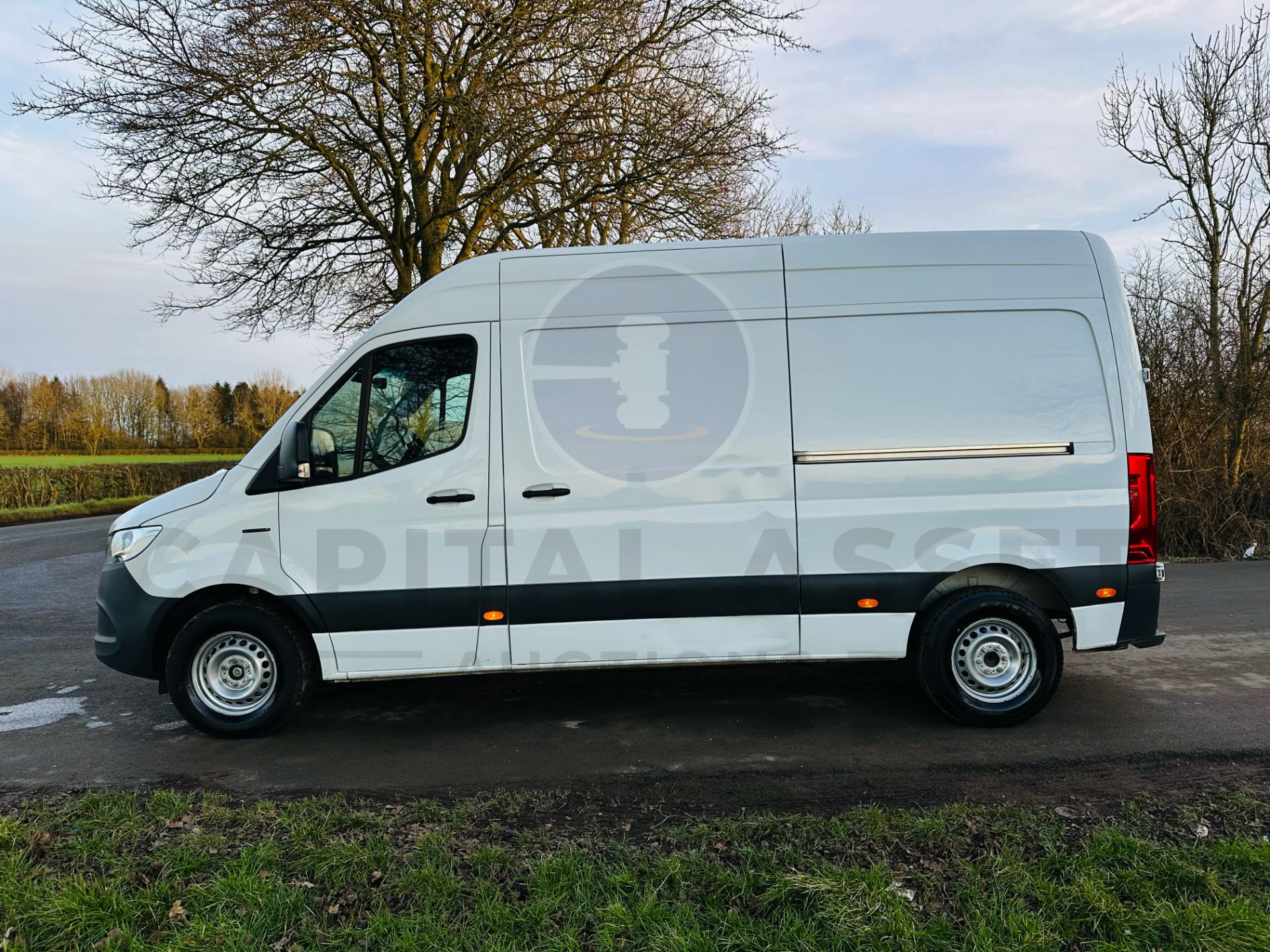 MERCEDES SPRINTER *PROGRESSIVE EDITION* MWB HI-ROOF (2021) *AUTOMATIC* - ONLY 19K MILES - Image 6 of 28