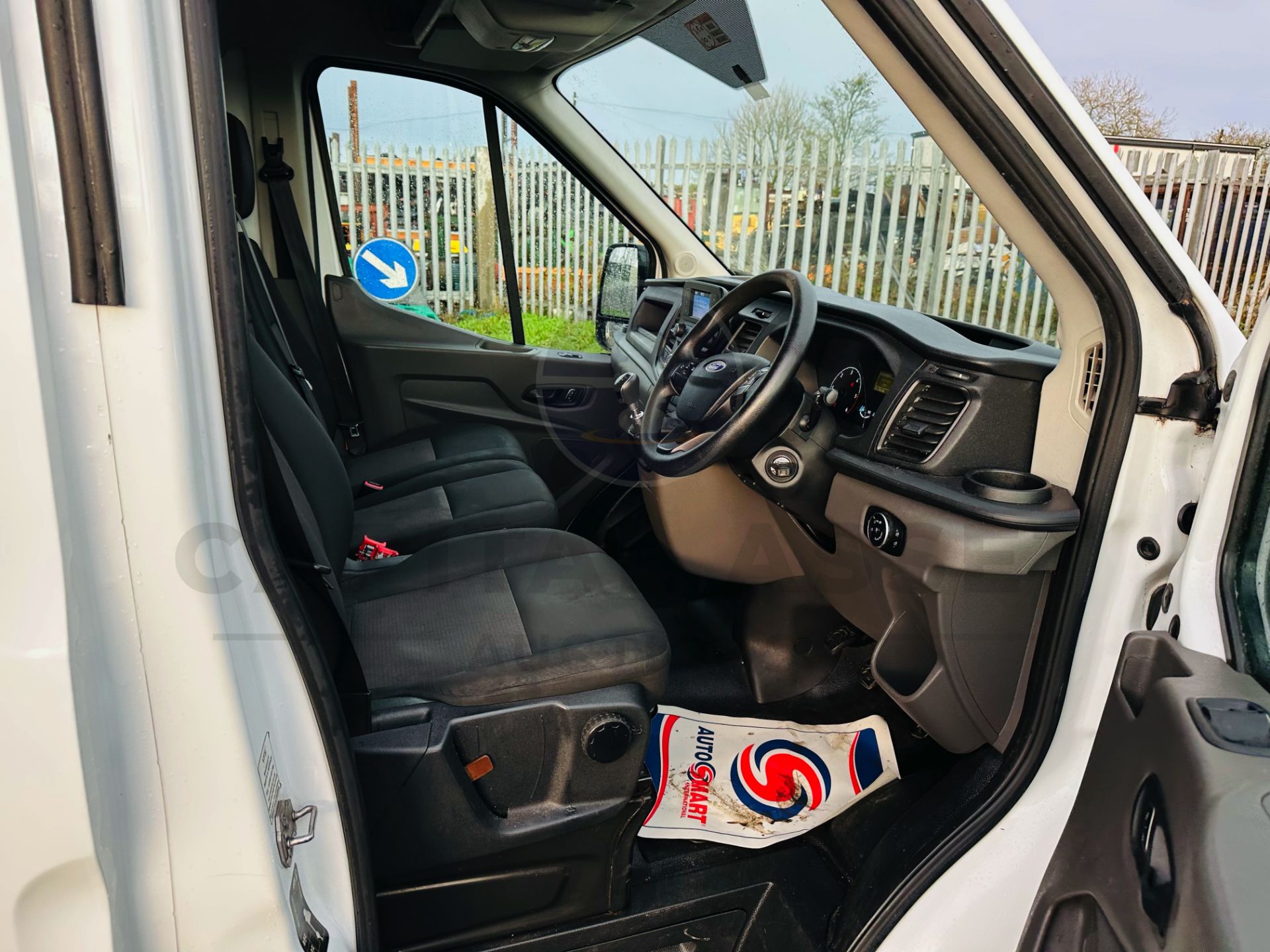 "ON SALE" FORD TRANSIT 2.0TDCI *LUTON BOX VAN WITH ELECTRIC TAIL LIFT* - 2020 MODEL - 1 KEEPER - Image 17 of 26