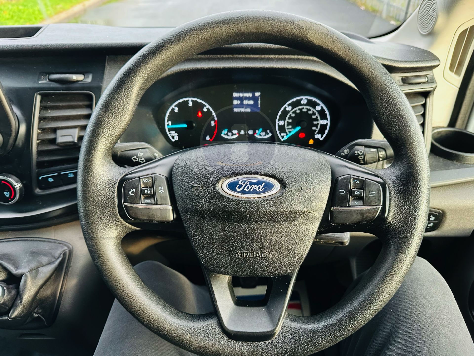 "ON SALE" FORD TRANSIT 2.0TDCI *LUTON BOX VAN WITH ELECTRIC TAIL LIFT* - 2020 MODEL - 1 KEEPER - Image 24 of 26