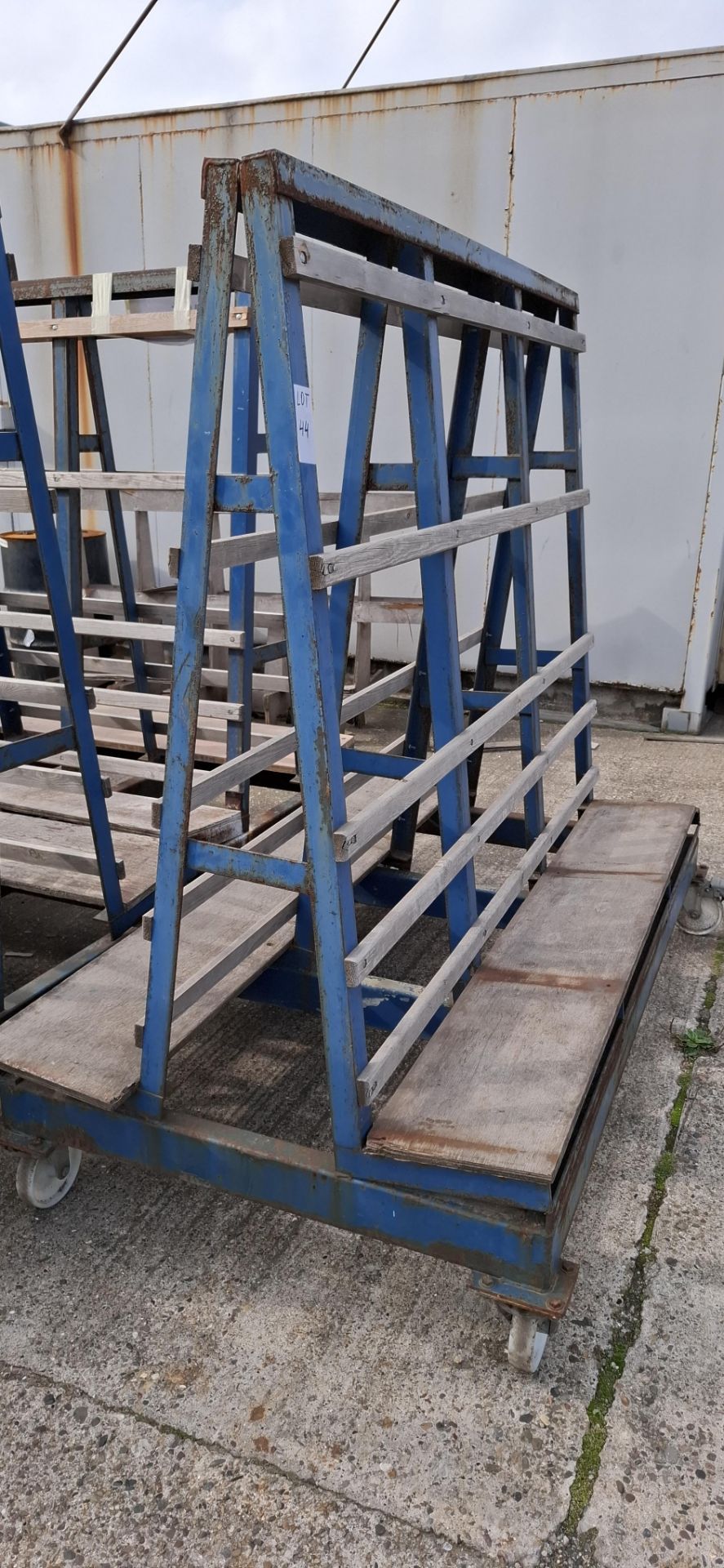 2 X A RACK MOBILE GLASS CARRIERS IN BLUE (LOCATION OUTSIDE)