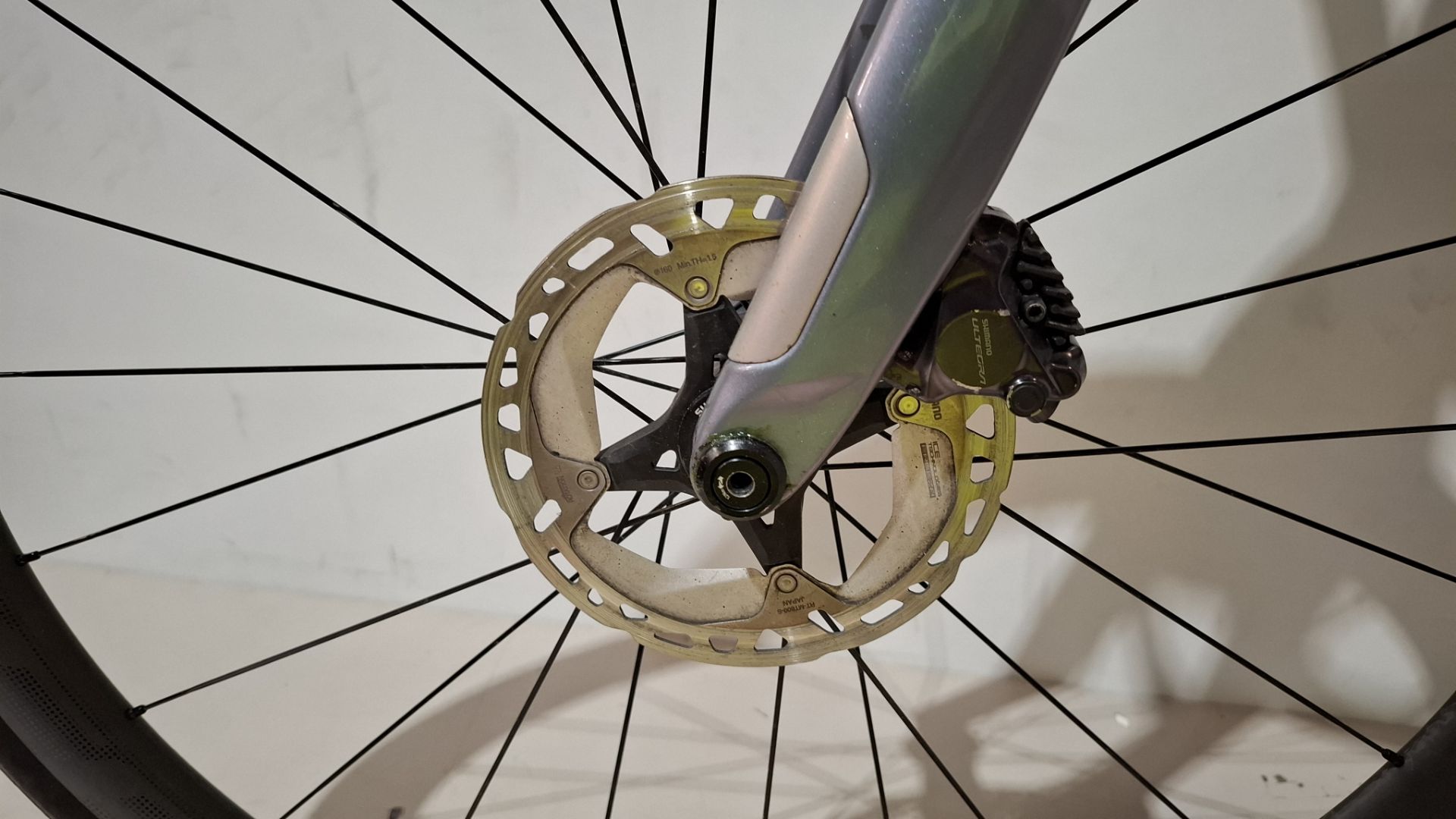 SCOTT ADDICT RC 15 ROAD BIKE IN GREY CODE: 290358 SIZE: M ORIG RRP £6199 (+ PREMIUM FOR ADDITIONAL - Image 6 of 7