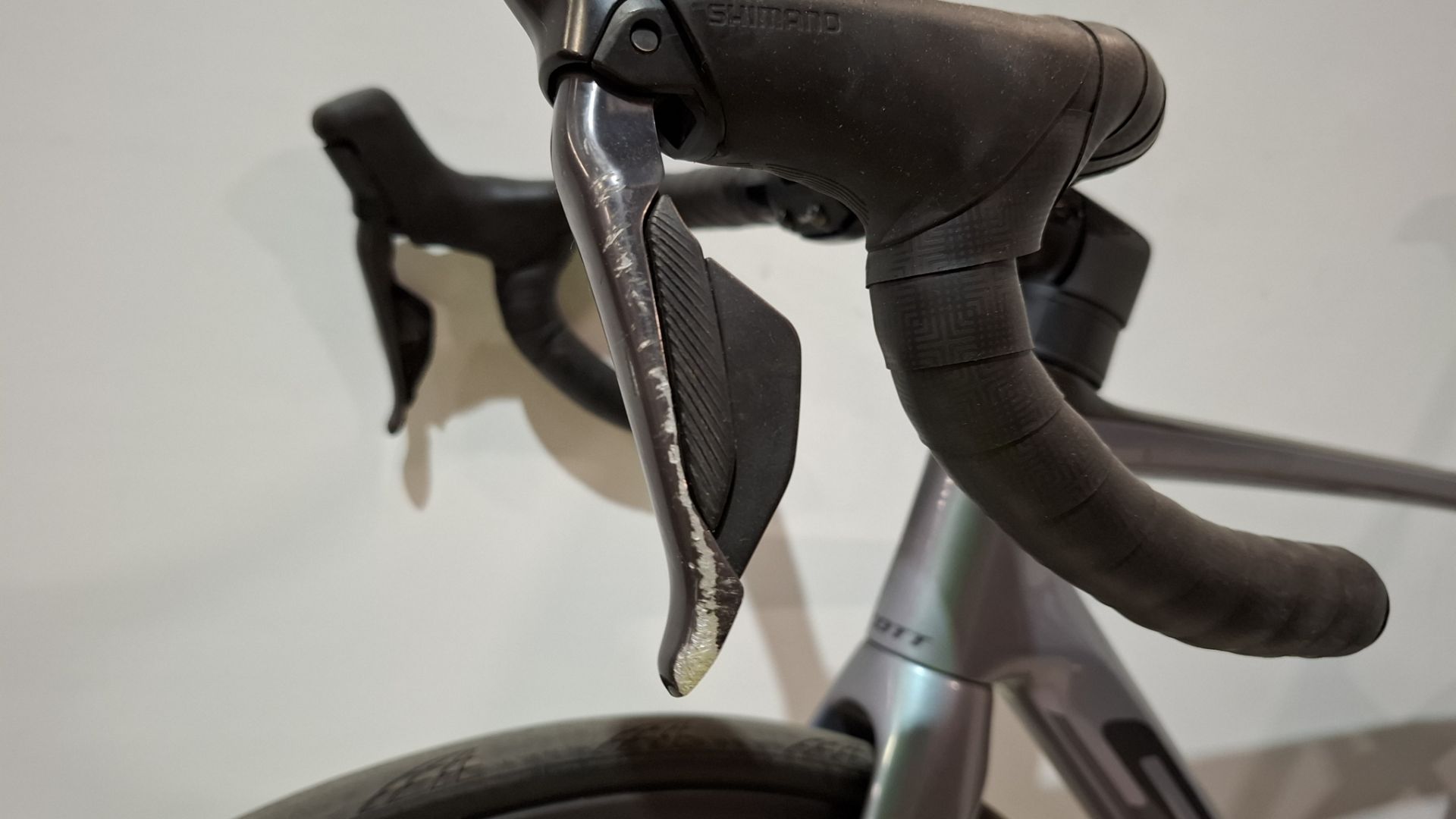 SCOTT ADDICT RC 15 ROAD BIKE IN GREY CODE: 290358 SIZE: M ORIG RRP £6199 (+ PREMIUM FOR ADDITIONAL - Image 7 of 7