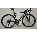 SCOTT ADDICT RC PRO DISC ROAD BIKE MODEL: 286415 SIZE: S - 52 ORIG PRICE: £8699 ADDICT RC DISC HMX
