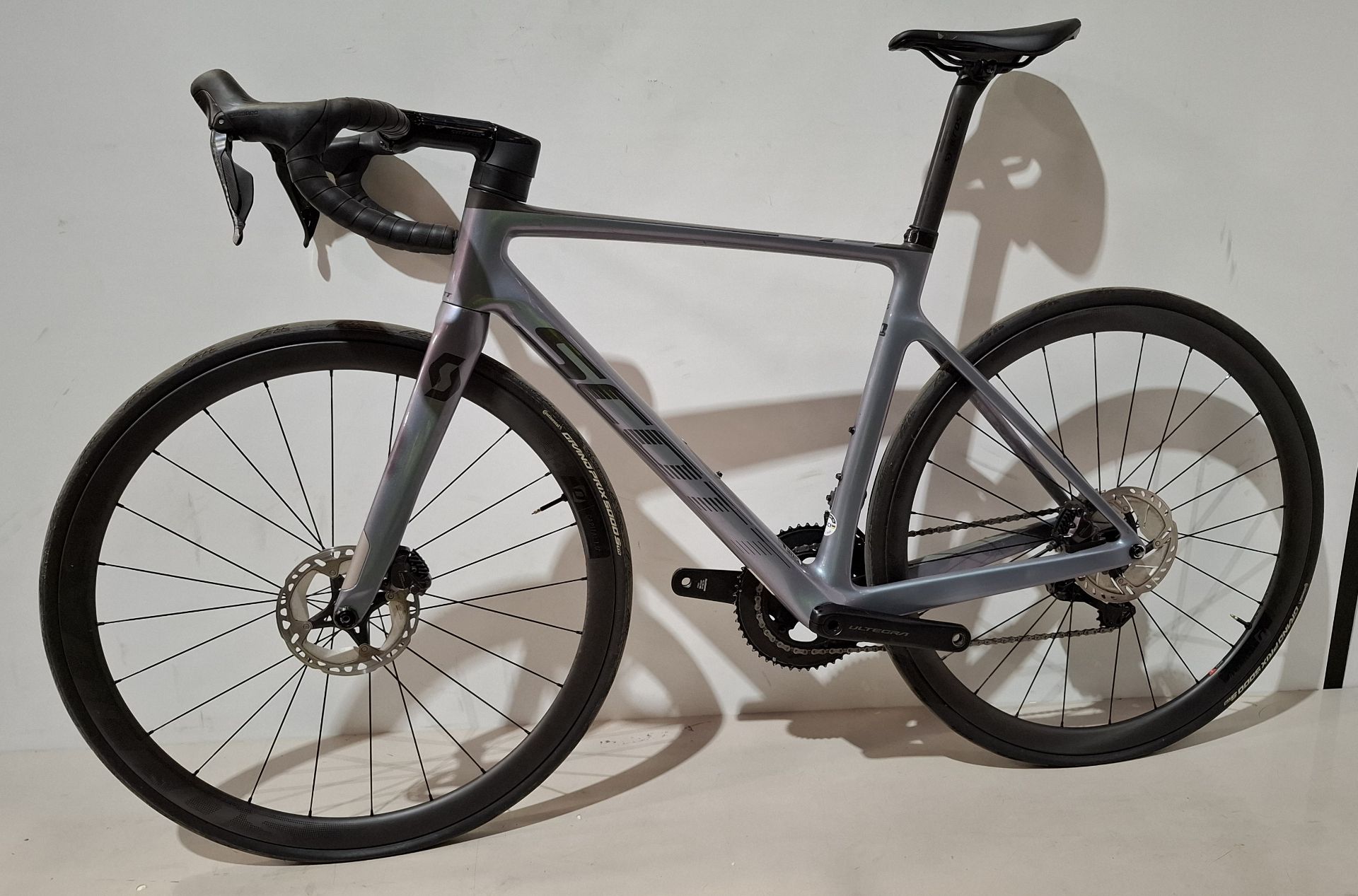 SCOTT ADDICT RC 15 ROAD BIKE IN GREY CODE: 290358 SIZE: M ORIG RRP £6199 (+ PREMIUM FOR ADDITIONAL - Image 2 of 7