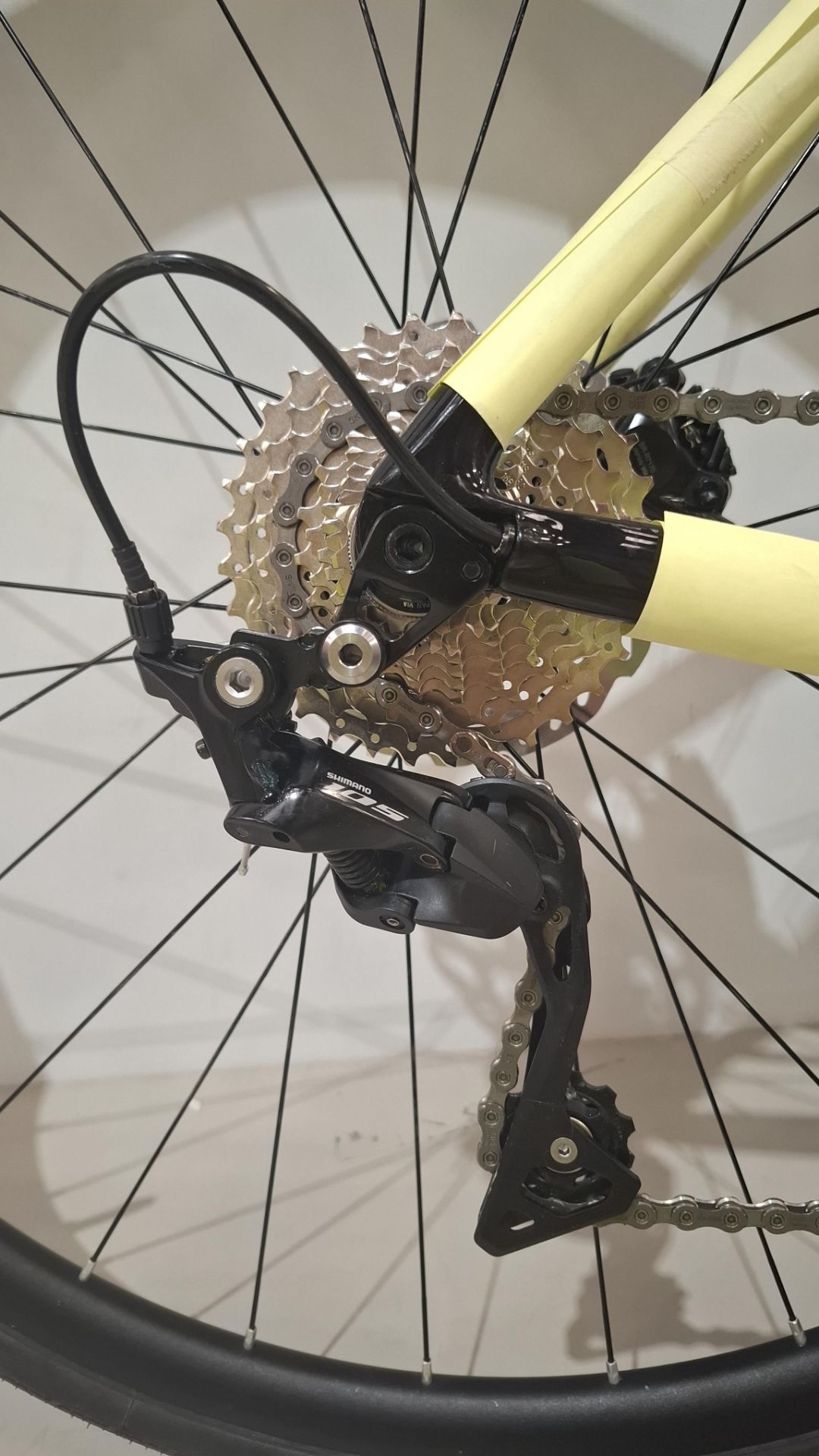 SCOTT ADDICT RC 20 (AU) BIKE MODEL: 265348 SIZE: XS - 49 ORIG RRP £4899 CARBON FRAME CARBON FORKS - Image 4 of 6