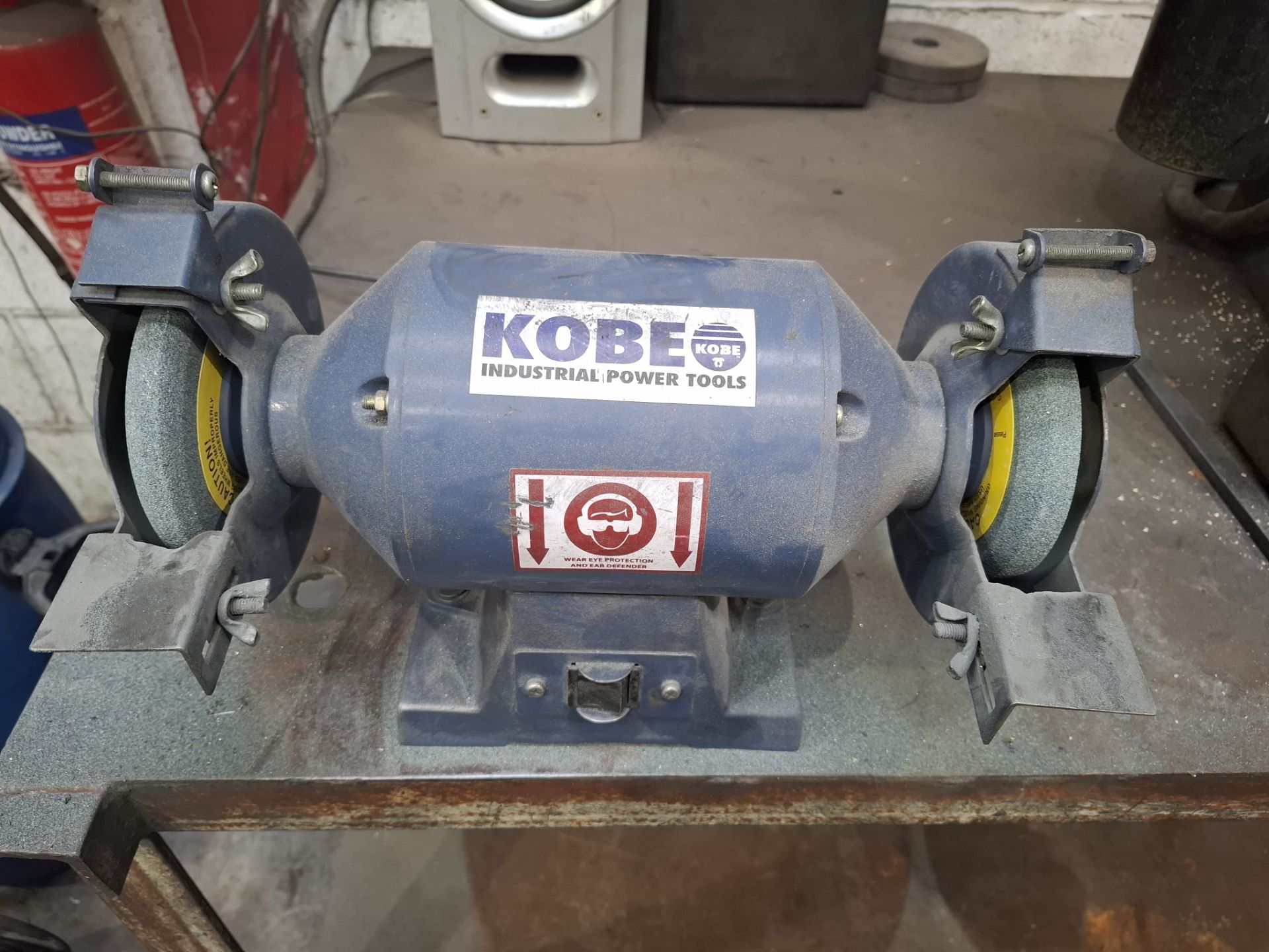 METAL WORK BENCH WITH HYDRO KIT 4 TONNE HYDRAULIC PRESS, KOBE INDUSTRIAL BENCH GRINDER MODEL NO - - Image 3 of 4