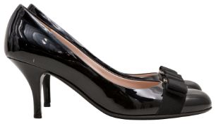 Ferragamo Black Vara Osimo KItten Heeled Pump - Size US 7.5