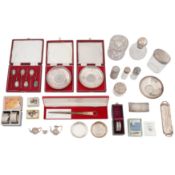 A mixed group of sterling silver