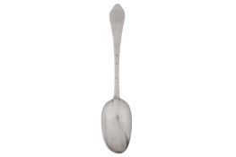 A Queen Anne Britannia standard silver tablespoon, London 1709 by Thomas Spackman (free 17th May 170