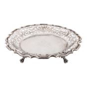 An Edwardian sterling silver footed dish, Chester 1907 by Walker and Hall