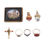 A collection of jewellery