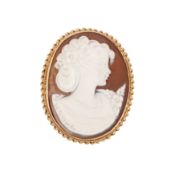 A shell cameo brooch