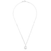 A pearl pendant necklace