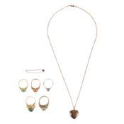 A group of jewellery