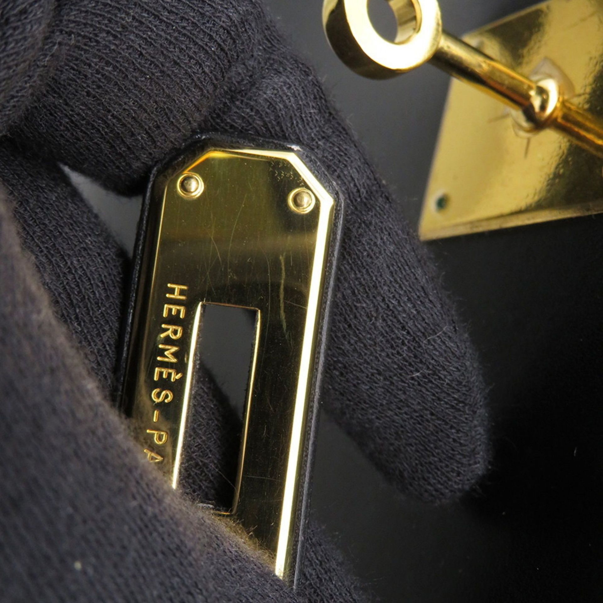 Hermès Kelly 32 Handbag, Black Box Calf Leather, with Exterior Stitching, C Stamp, HERMES 2-Way Bag, - Image 9 of 19