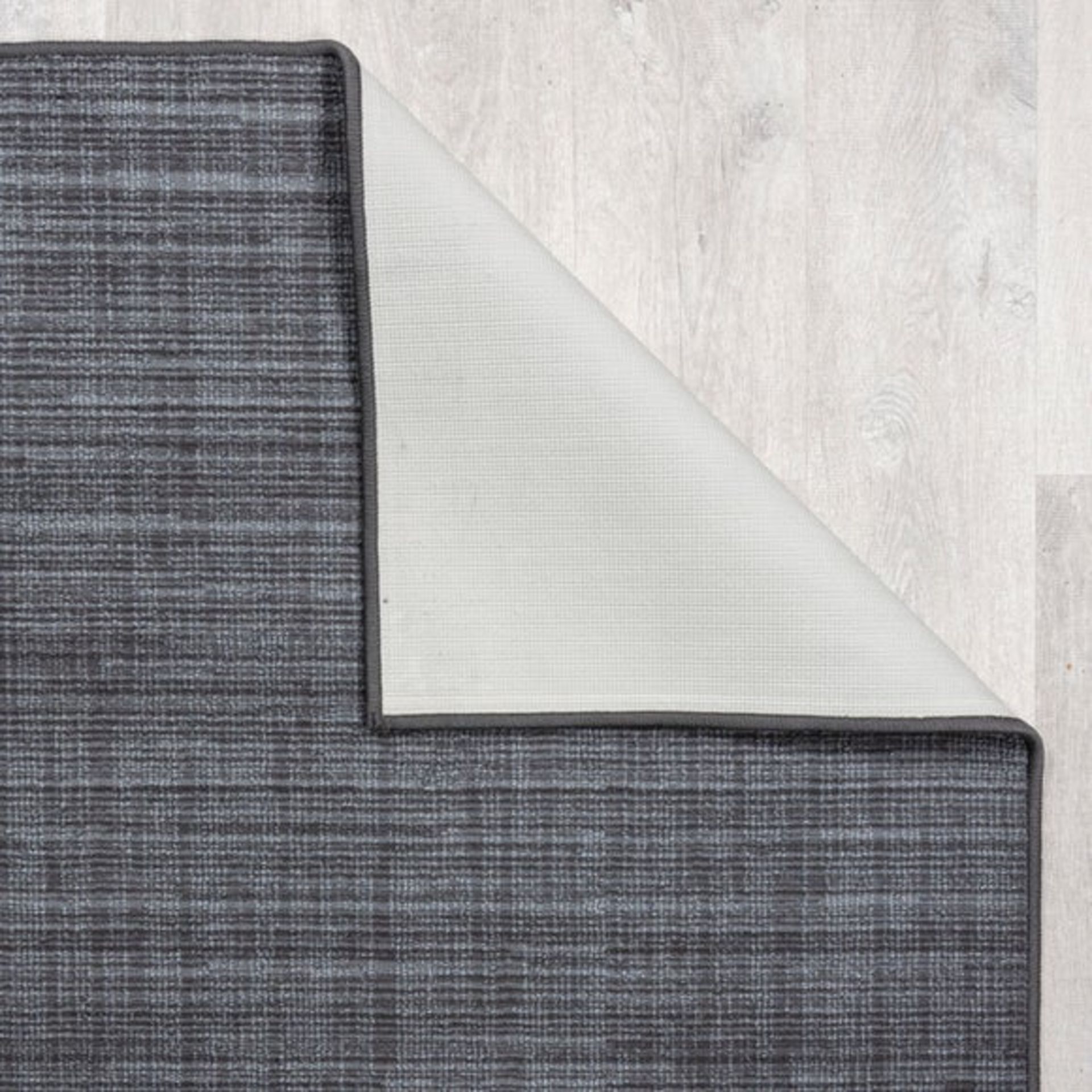 Grade-C1 ref LOT204 Clifton Texture D040 Clifton Washable Grey 160X230 RRP œ119 - Image 2 of 5