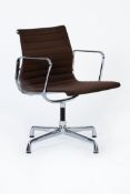 VITRA Drehstuhl EA108